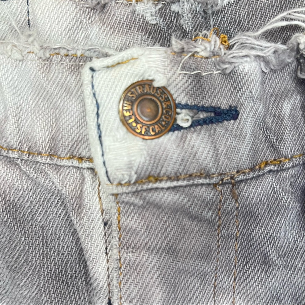 Levi’s Denim Cut Off Shorts Tie Dye Extreme Distressed Shorts Butt Rip 30 waist - Picture 8 of 12